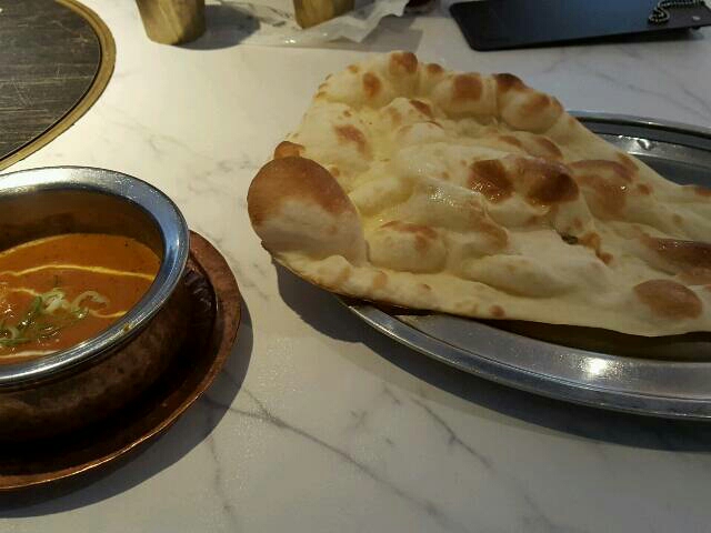 チキンカレー+ナン チキンカレー+ナン