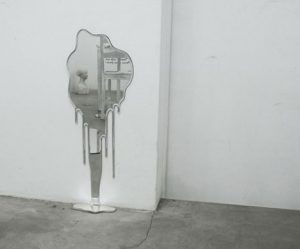 mirror-wall-glass-pouring2