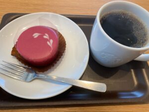 スタバのルビーチョコレートケーキ