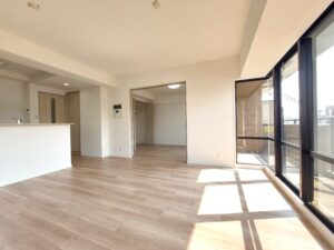 窓いっぱい、開放感あふれる3LDKのご紹介です!!